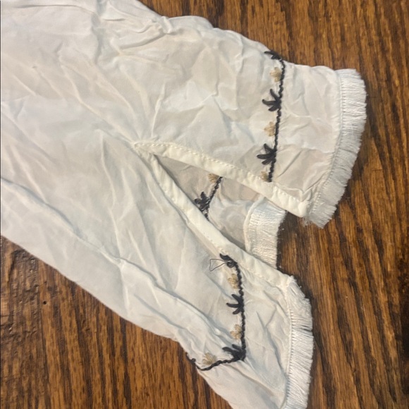 Ya Ya Club White Blouse with Blue and Orange Embroidery - Picture 8 of 9